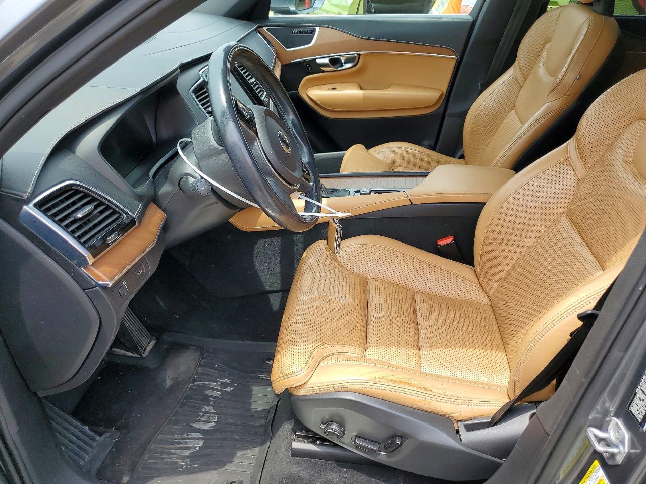 Volvo XC90 T6
