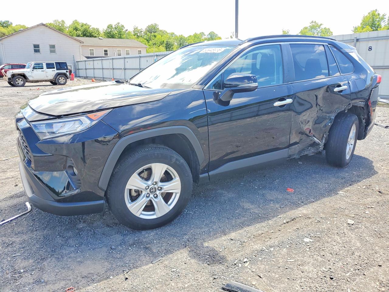 Salvage Toyota RAV4 Image