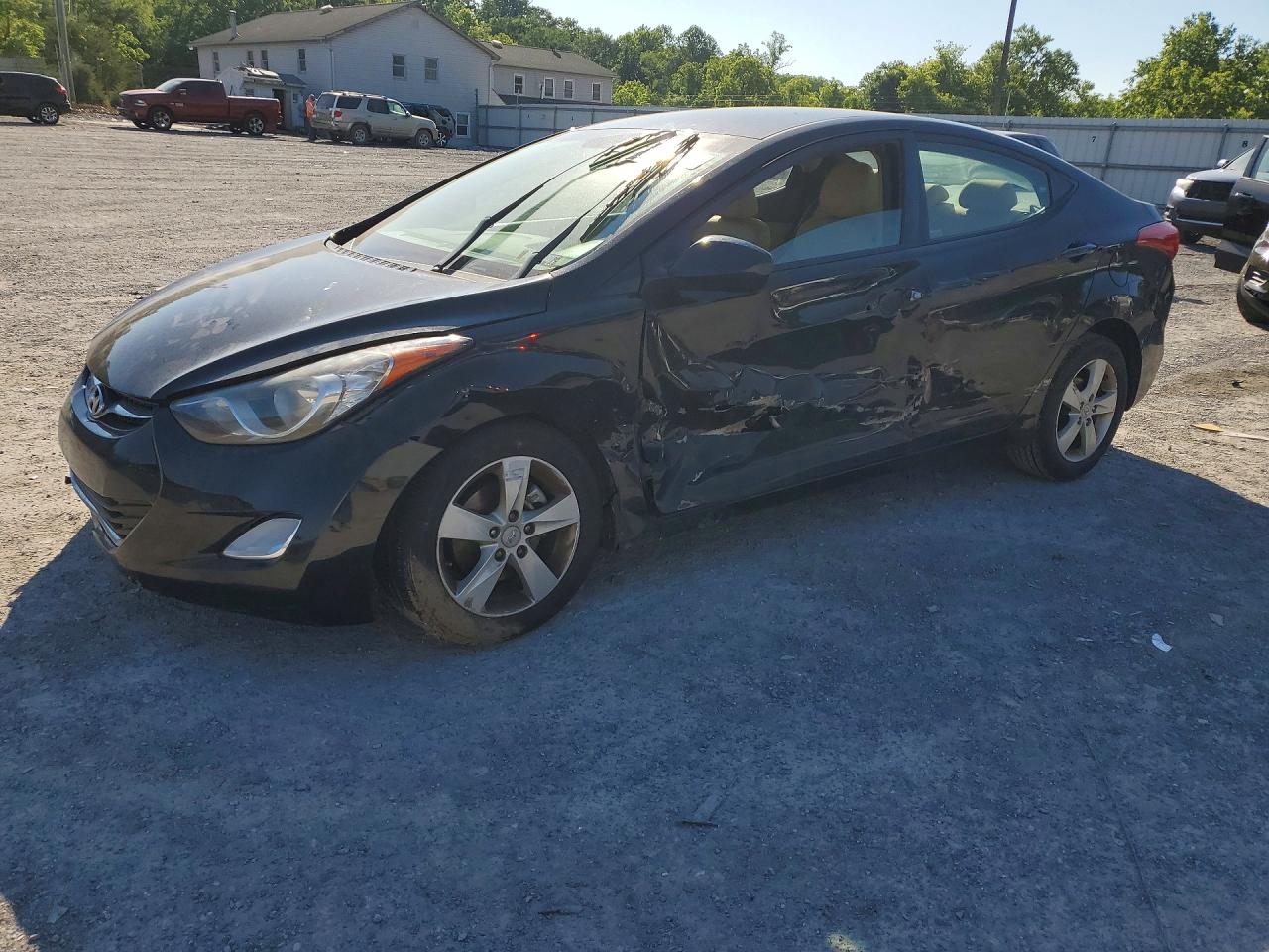 Salvage Hyundai ELANTRA Image