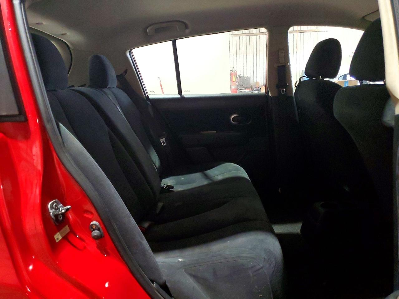 Nissan Versa 1.8 S