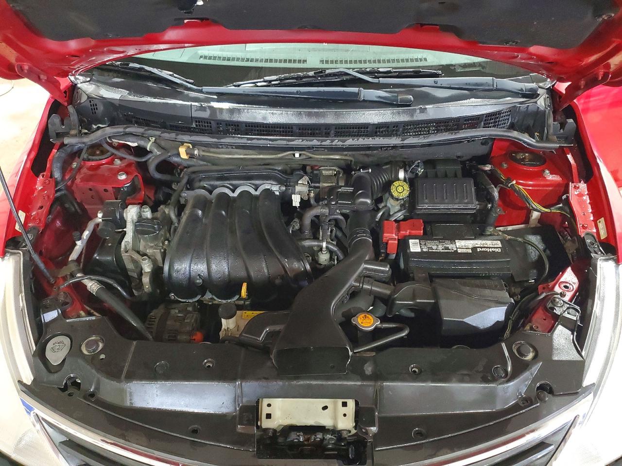 Nissan Versa 1.8 S