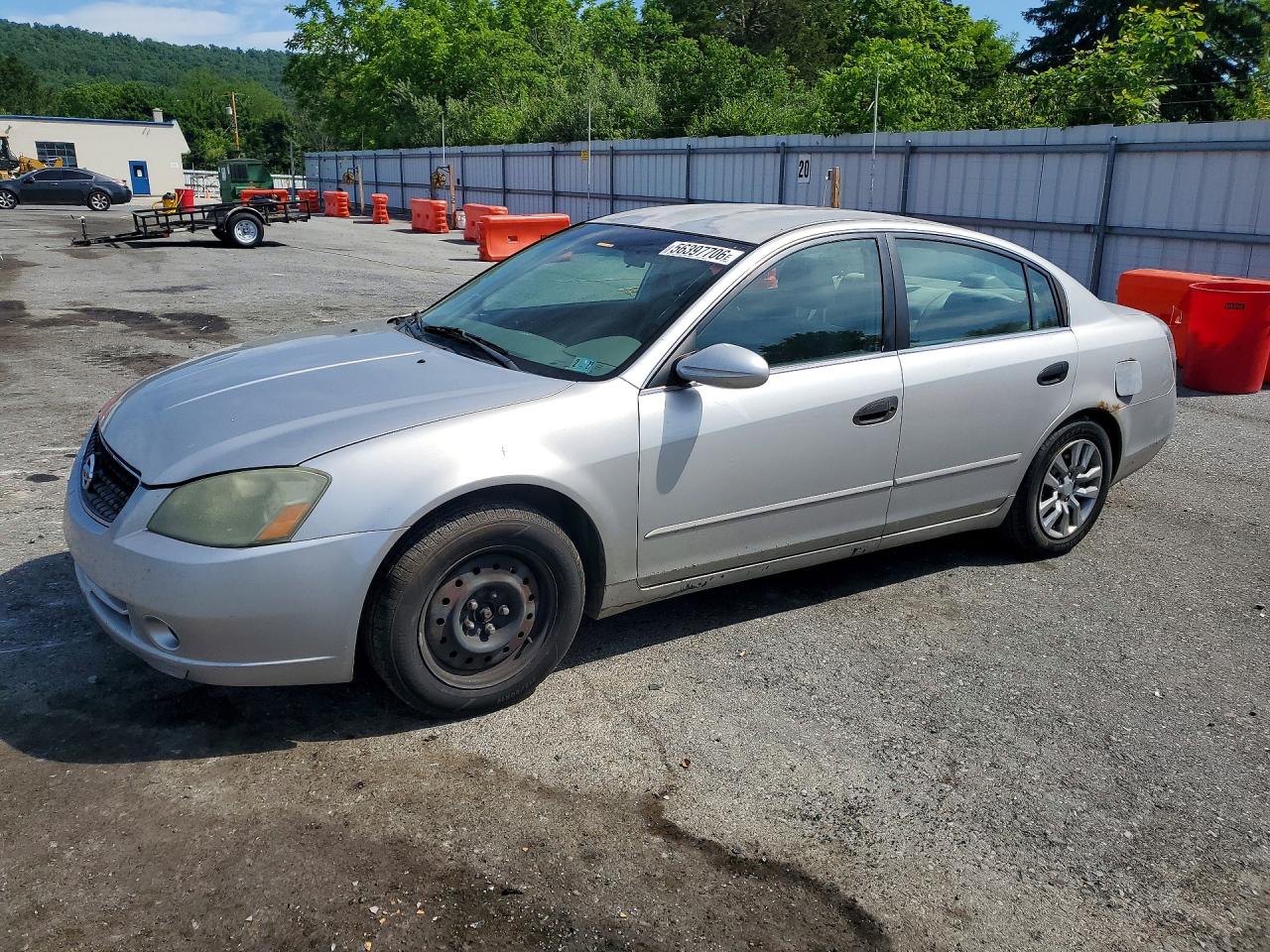 Salvage Nissan Altima Image
