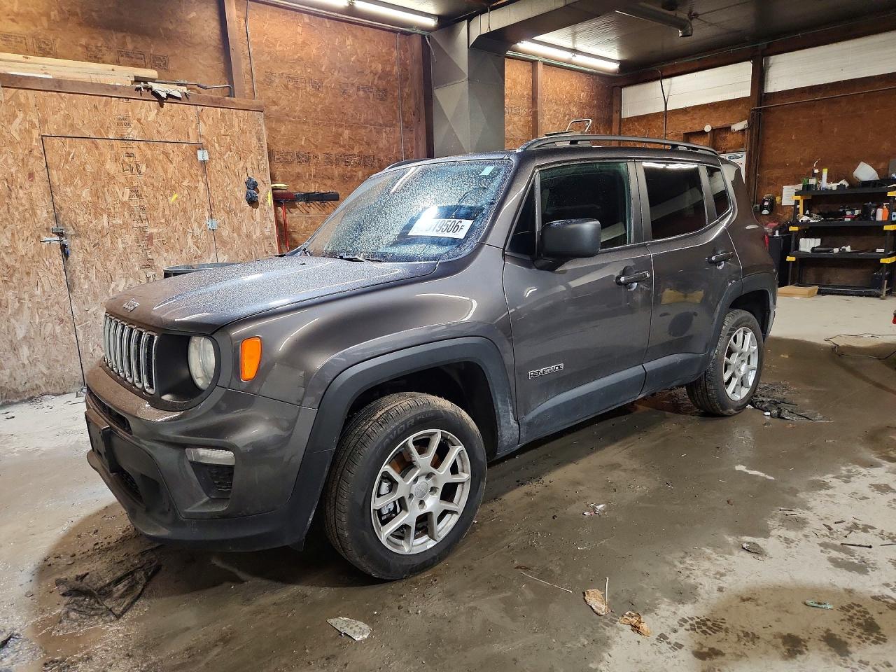 Salvage Jeep Renegade Image