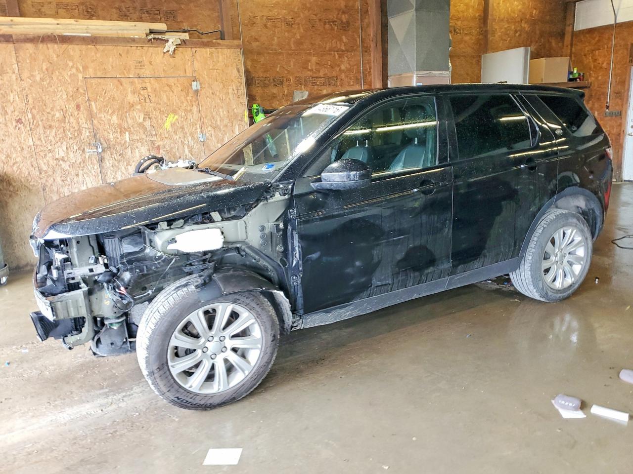 Salvage Land Rover Discovery Image