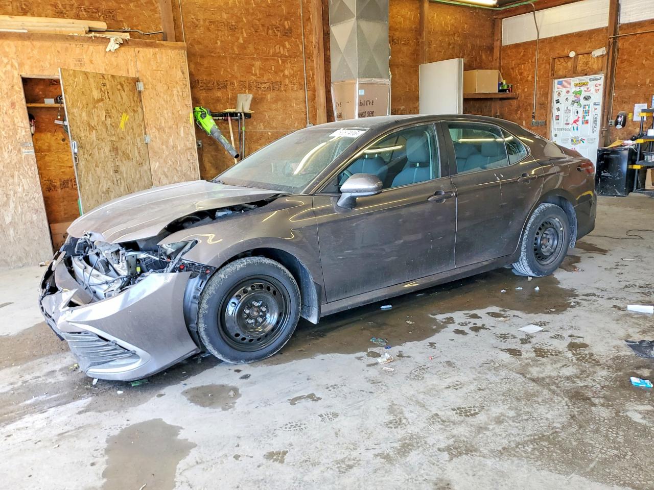 Salvage Toyota Camry Image