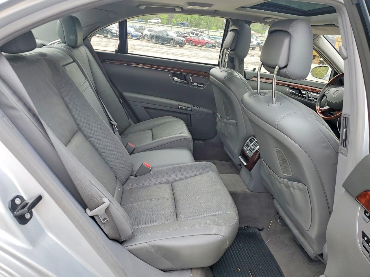 Mercedes-Benz S-Class 550 4matic