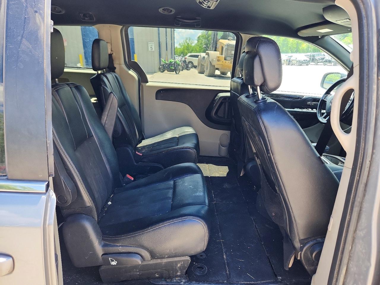 Dodge Caravan Sxt
