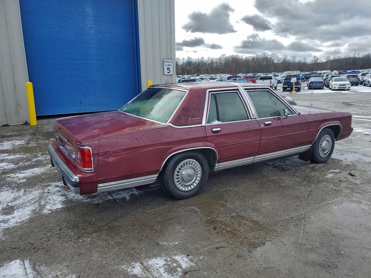 Ford Crown Vic