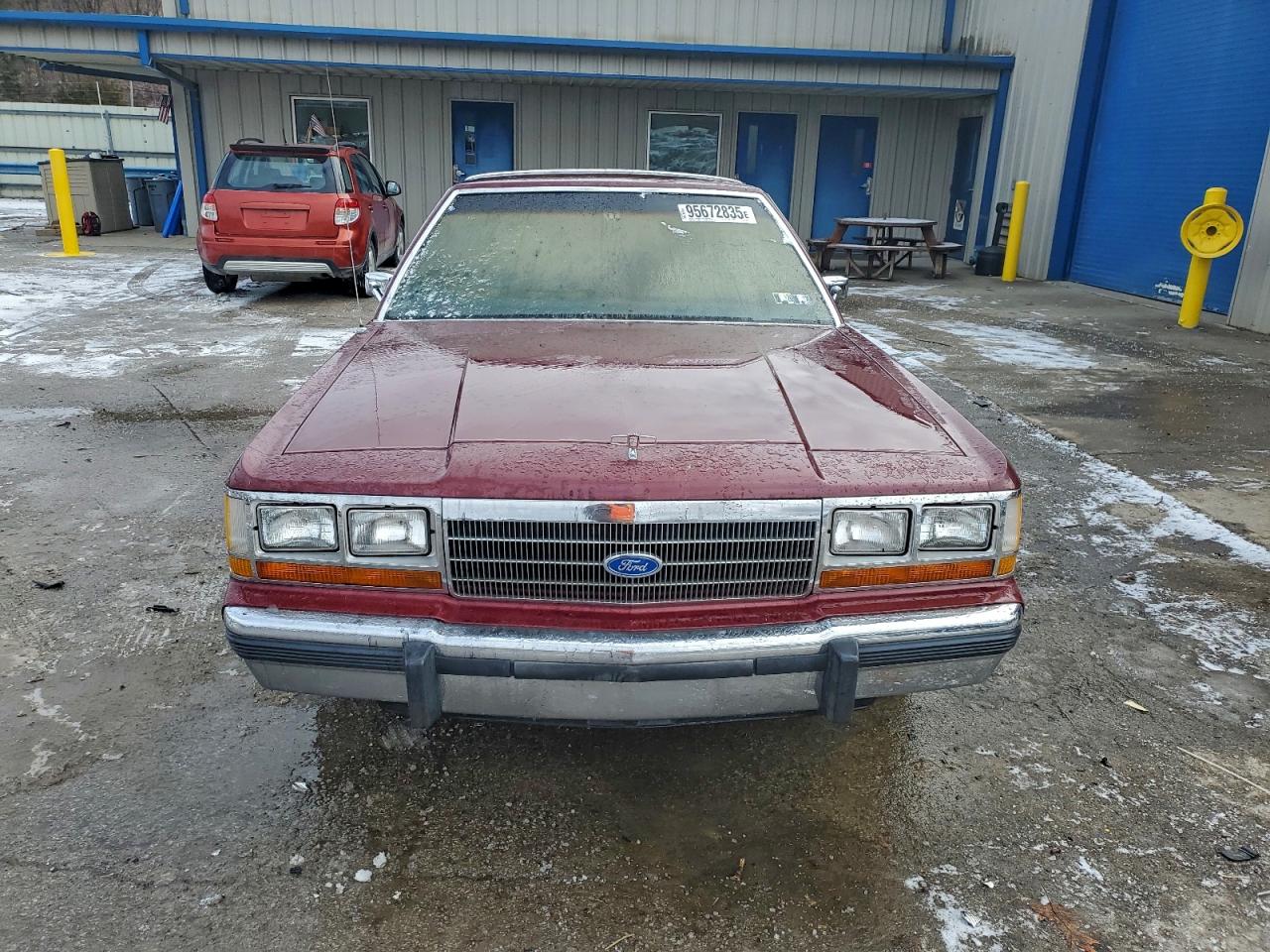 Ford Crown Vic