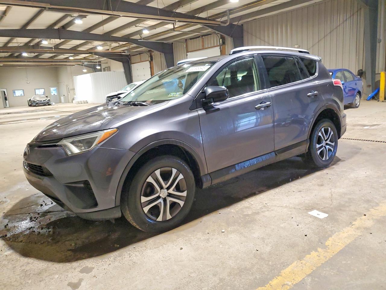 Salvage Toyota RAV4 Image