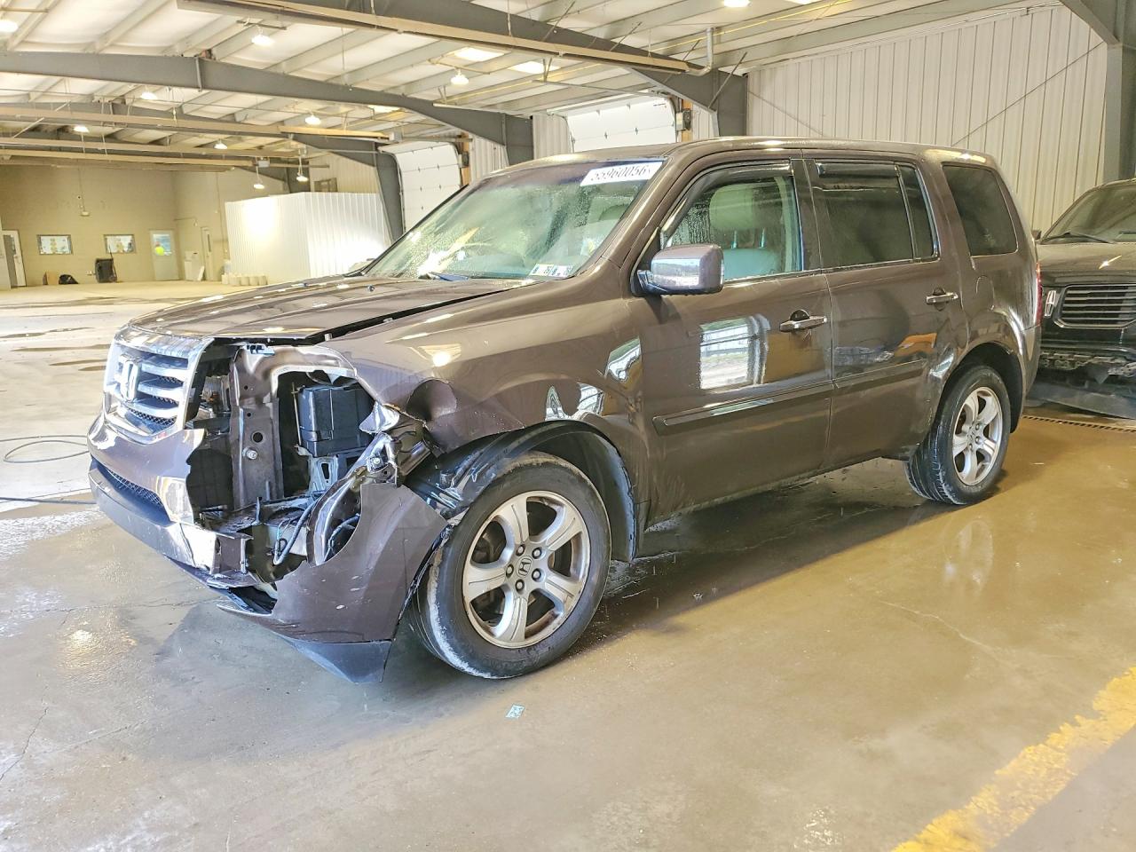 Salvage Honda Pilot Image