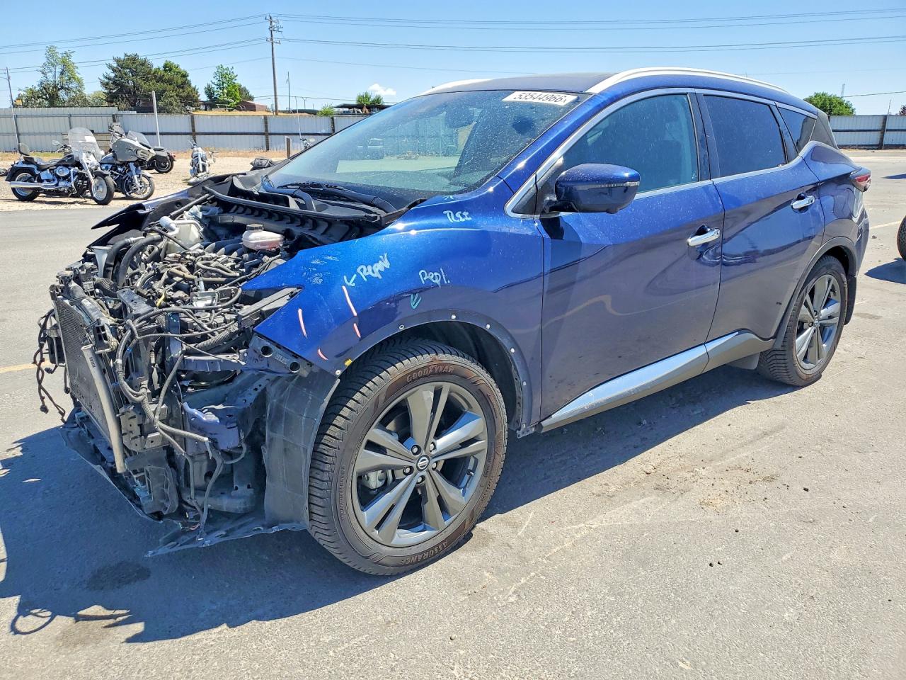 Salvage Nissan Murano Image