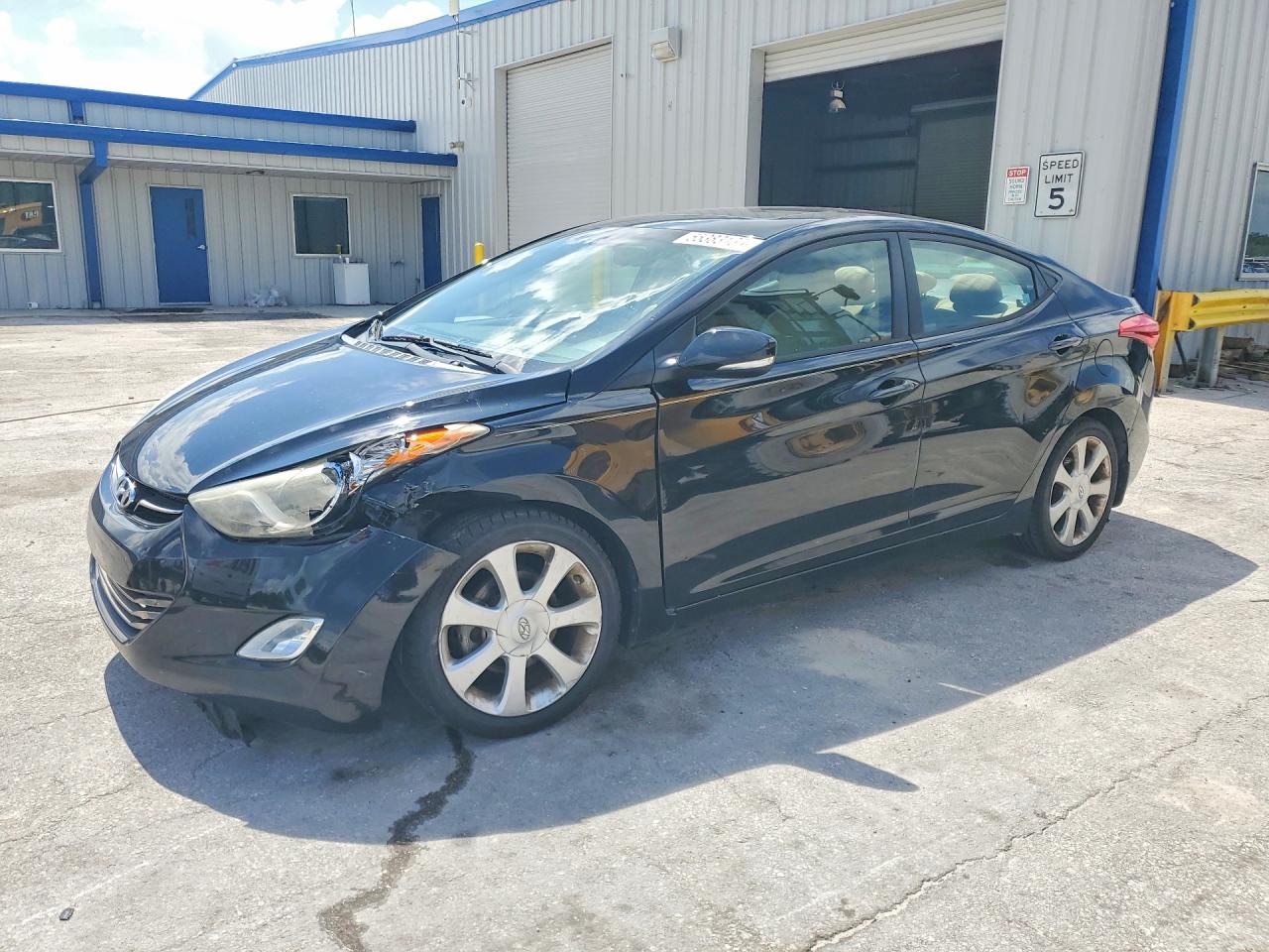 Salvage Hyundai ELANTRA Image