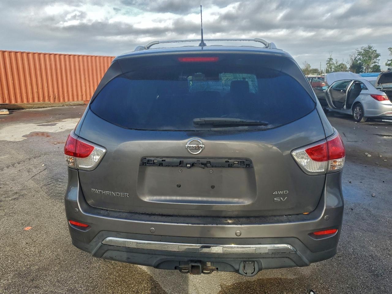 Nissan Pathfinder S
