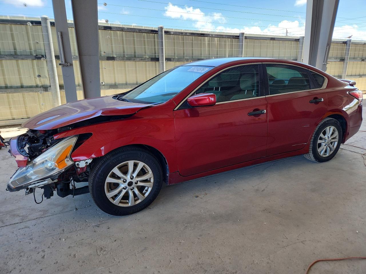 Salvage Nissan Altima Image