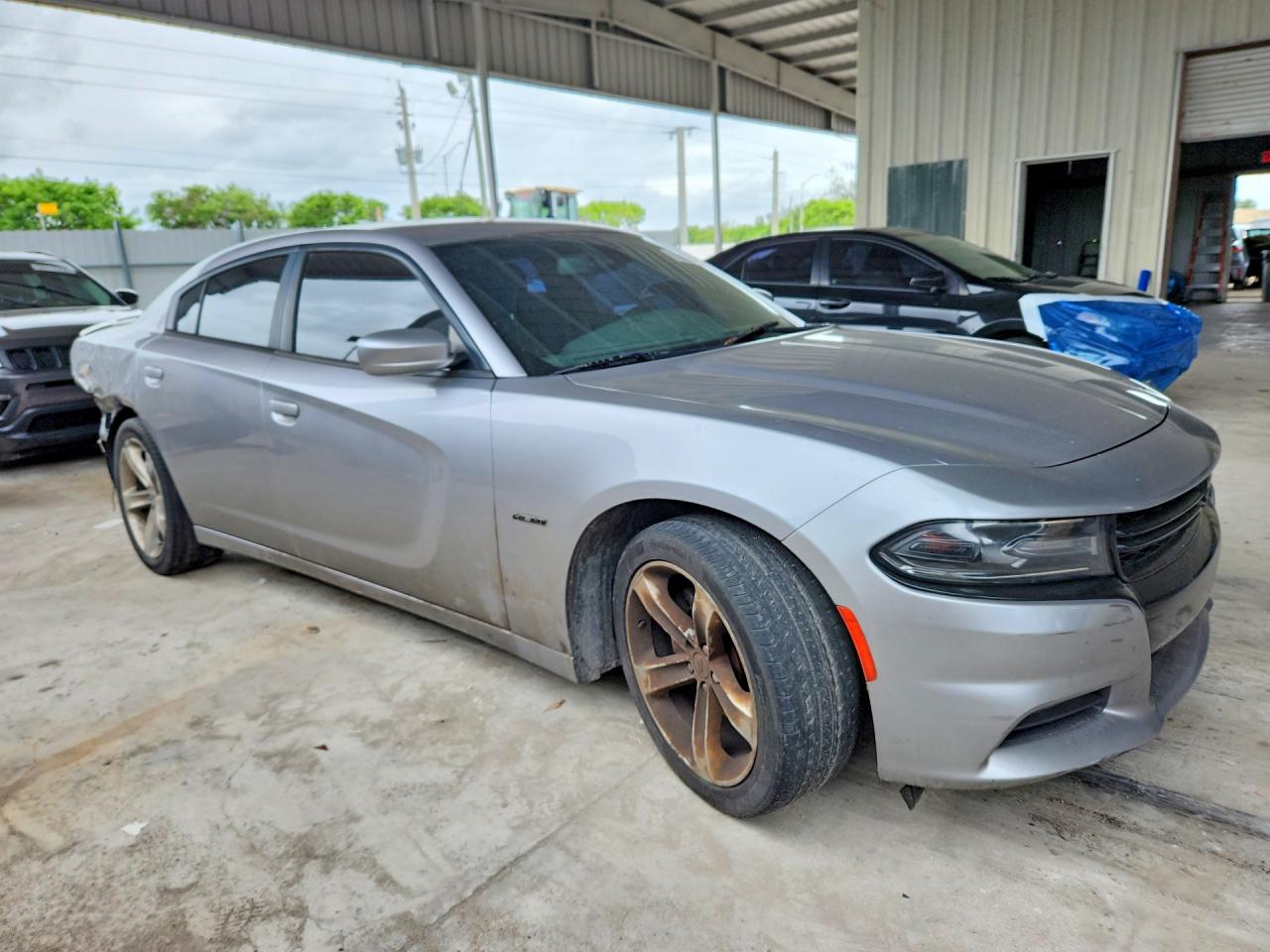 Dodge Charger R