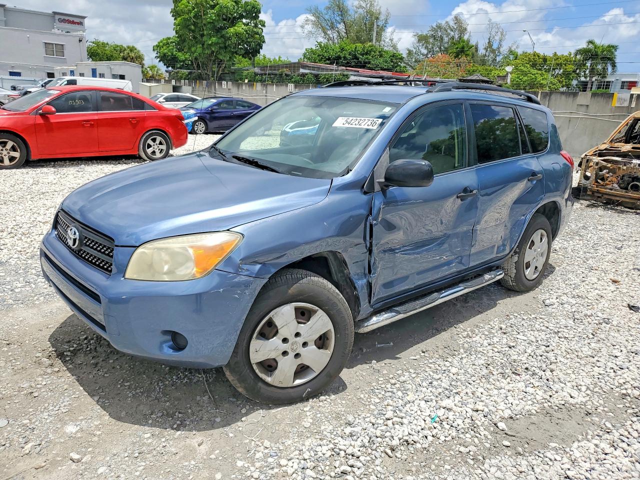 Salvage Toyota RAV4 Image