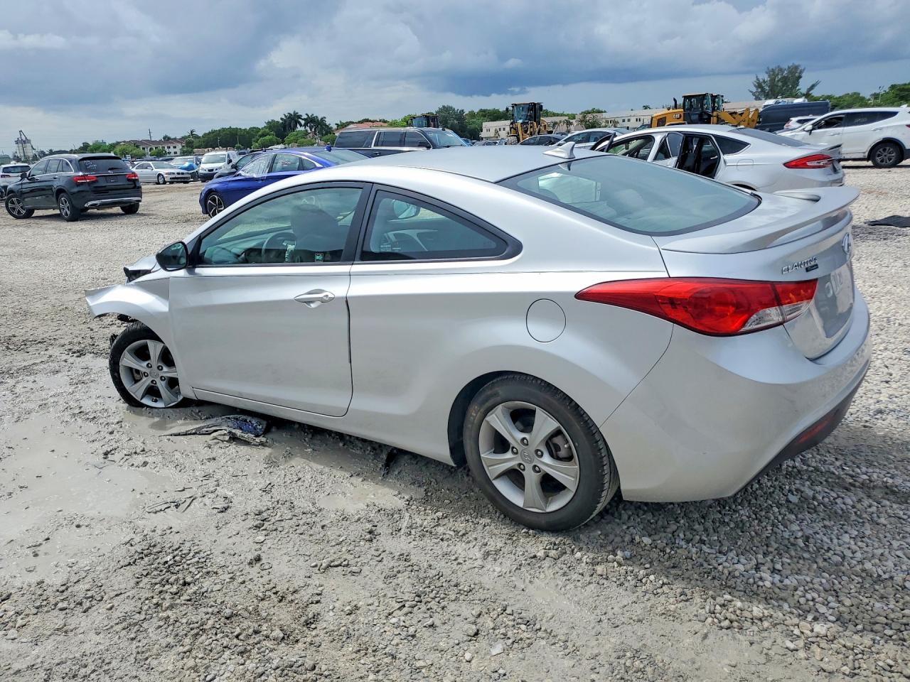 Hyundai ELANTRA Gs