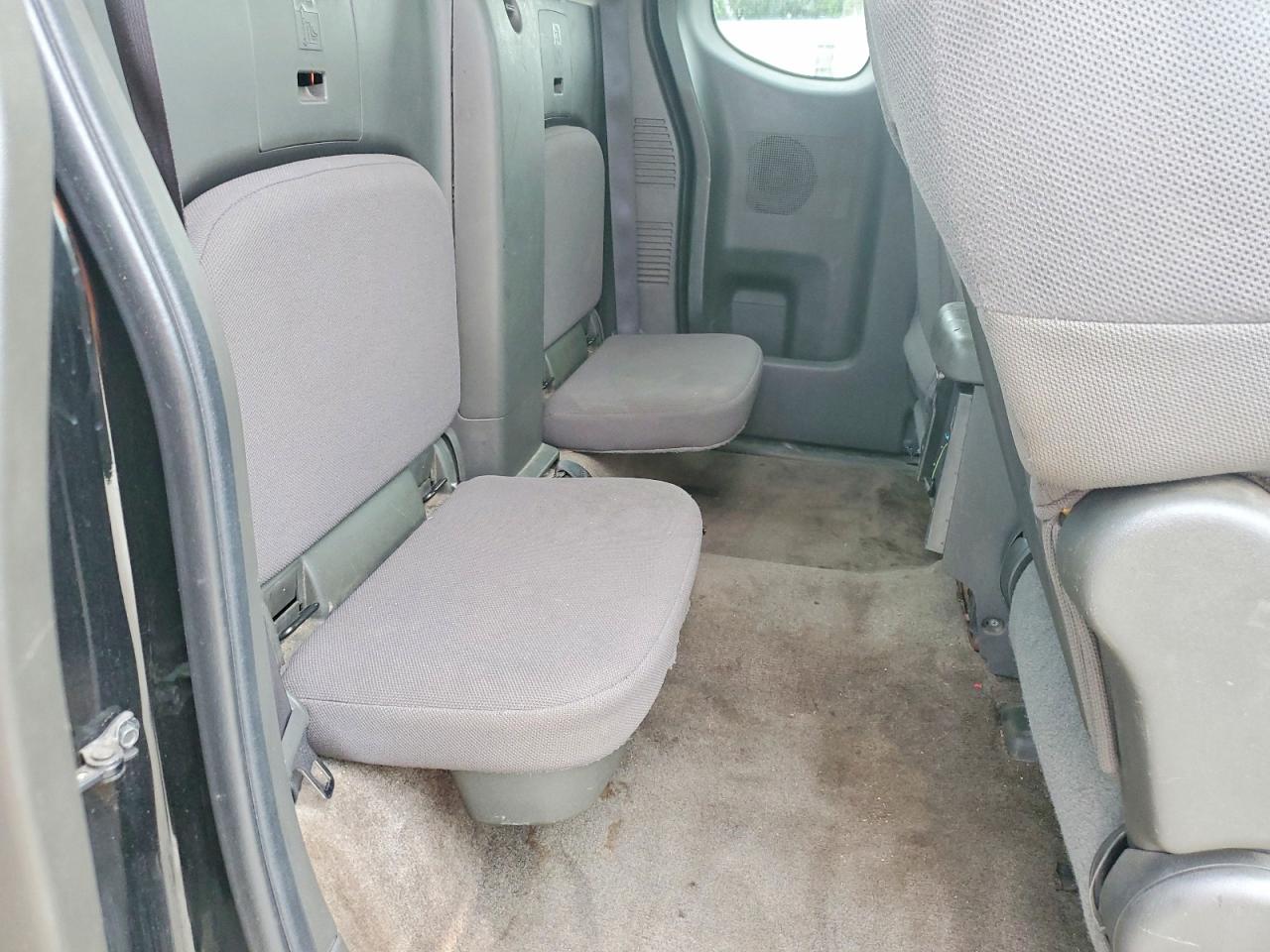 Nissan Frontier S