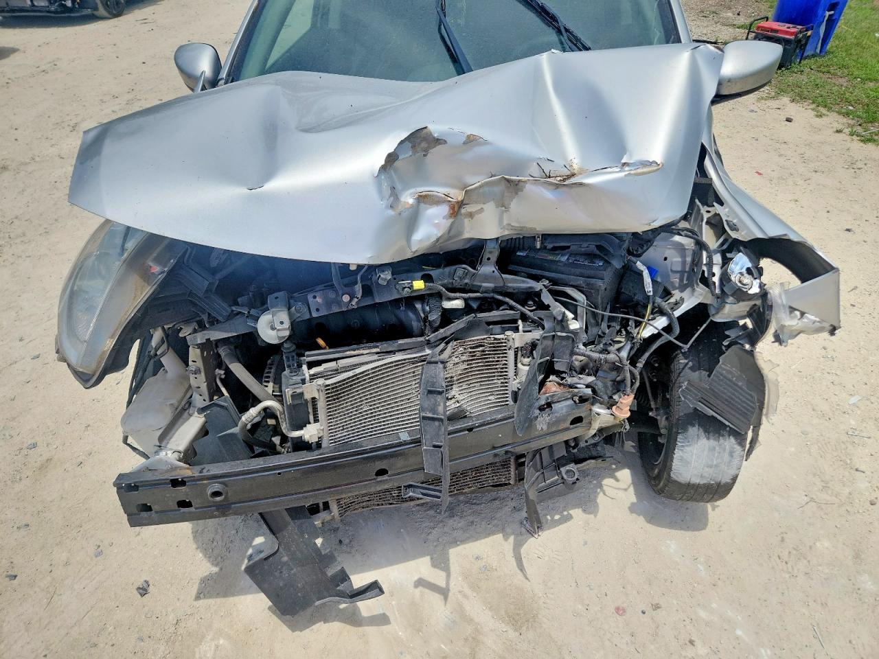 Nissan Versa S