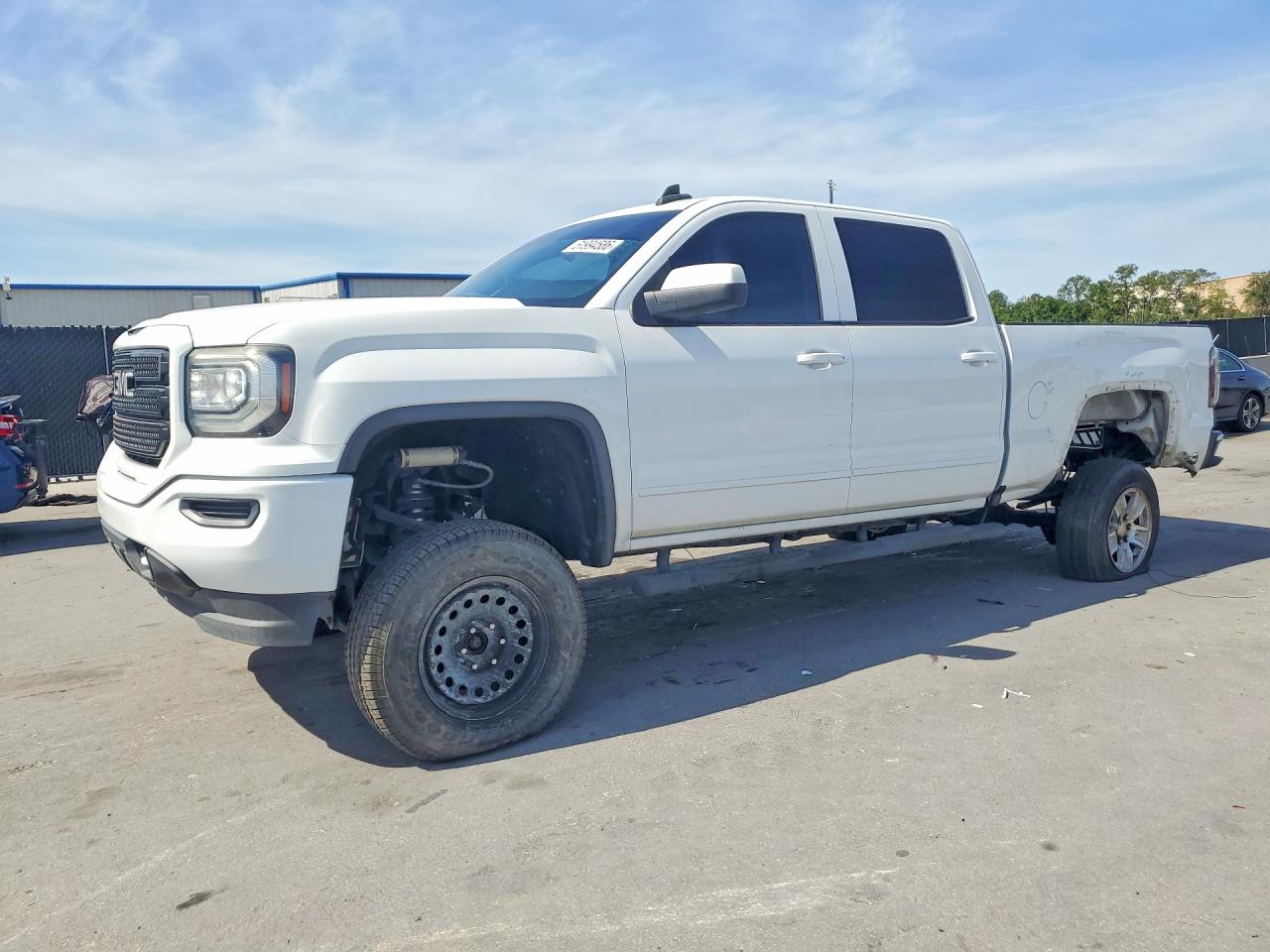 Salvage GMC Sierra Image