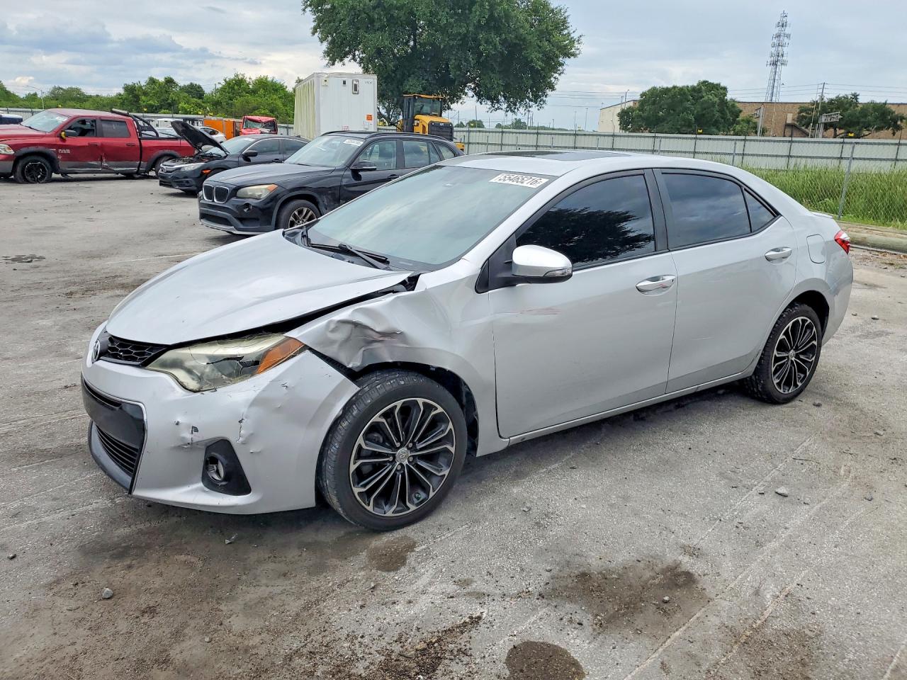 Salvage Toyota Corolla Image