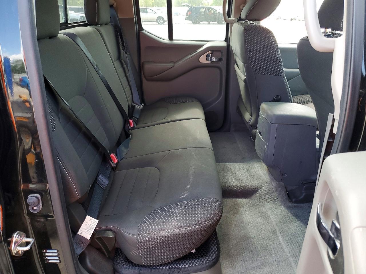 Nissan Frontier Desert Runner