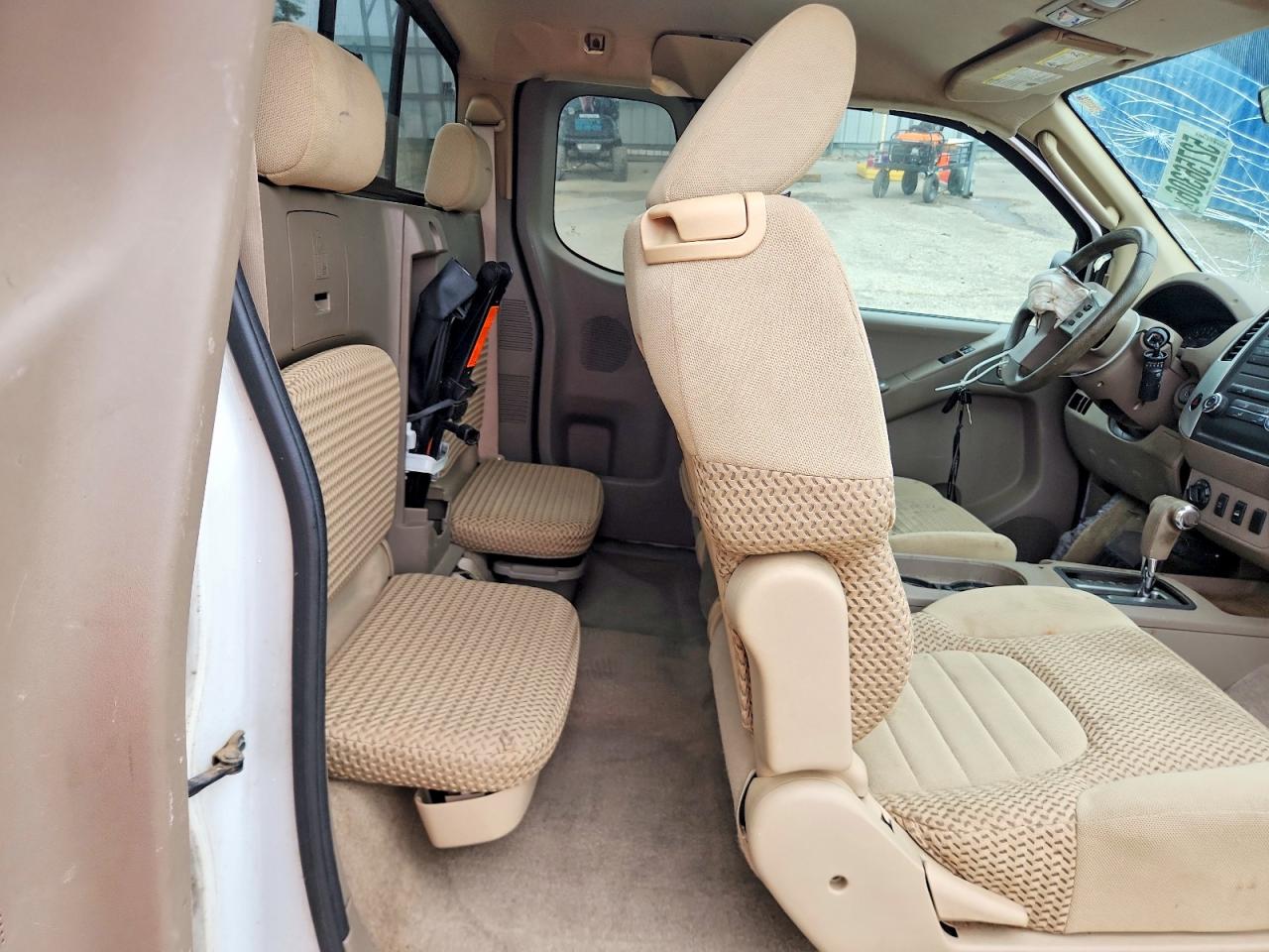 Nissan Frontier Se V6