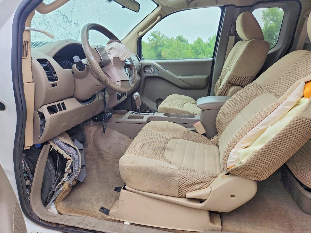 Nissan Frontier Se V6