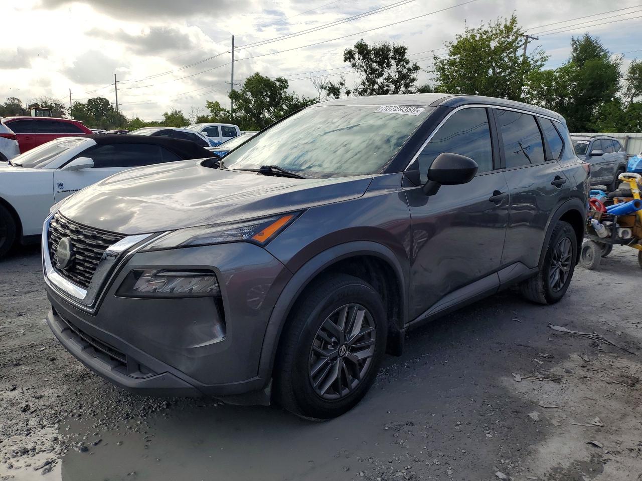 Salvage Nissan Rogue Image