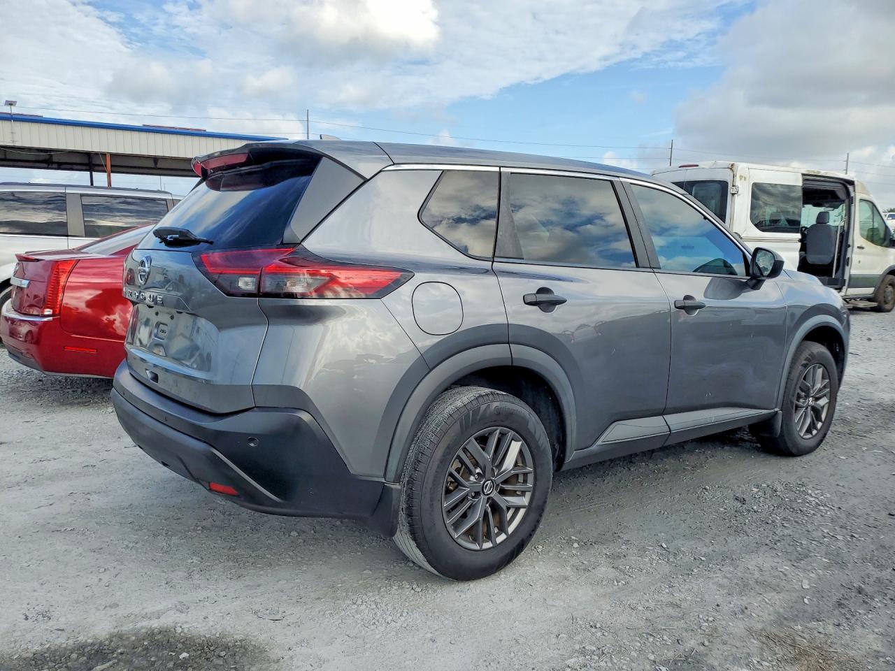 Nissan Rogue S