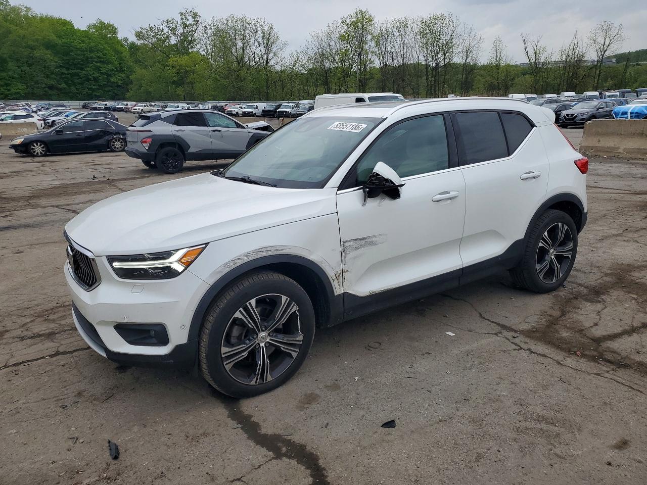 Salvage Volvo XC40 Image