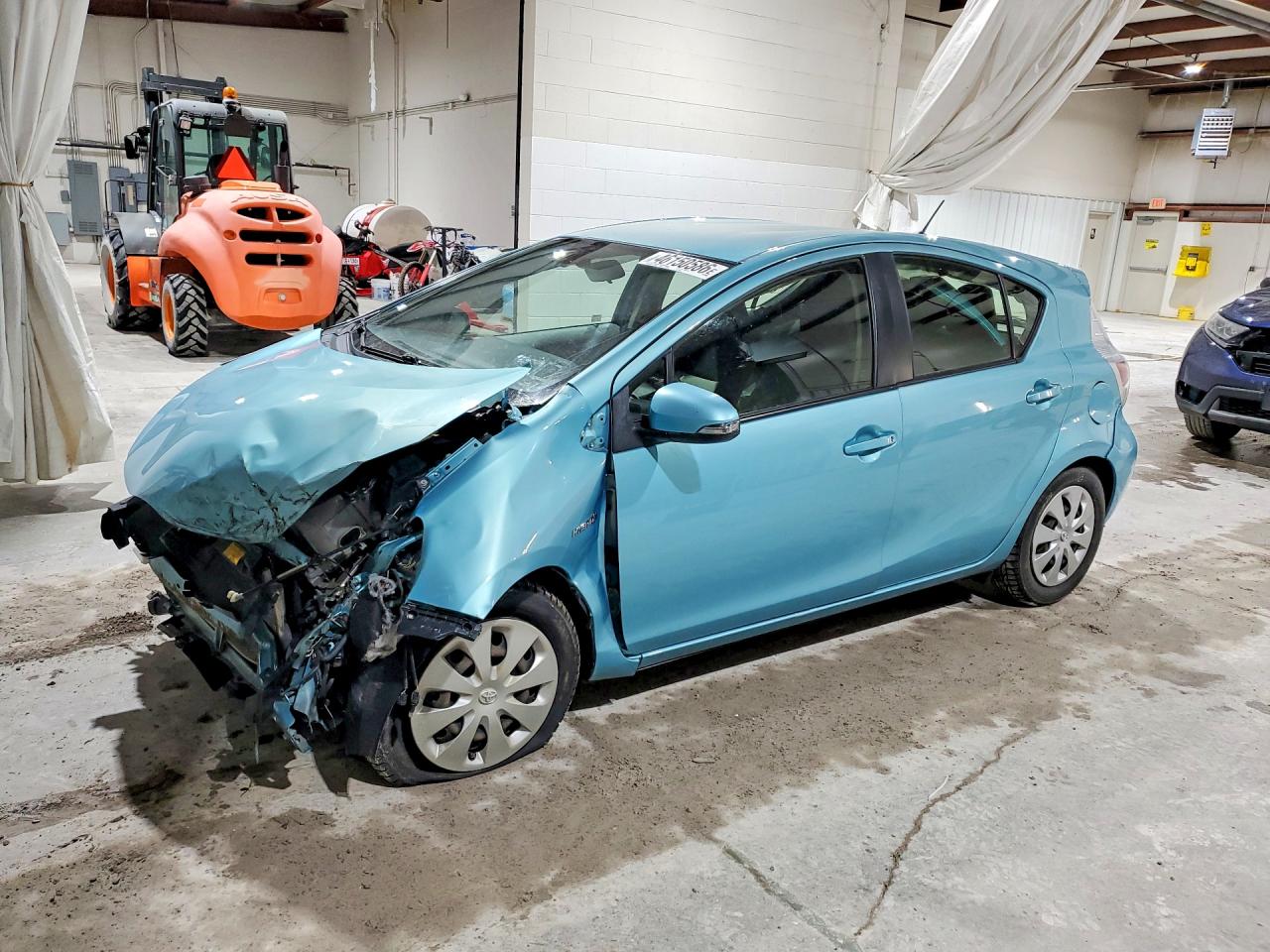 Salvage Toyota Prius Image