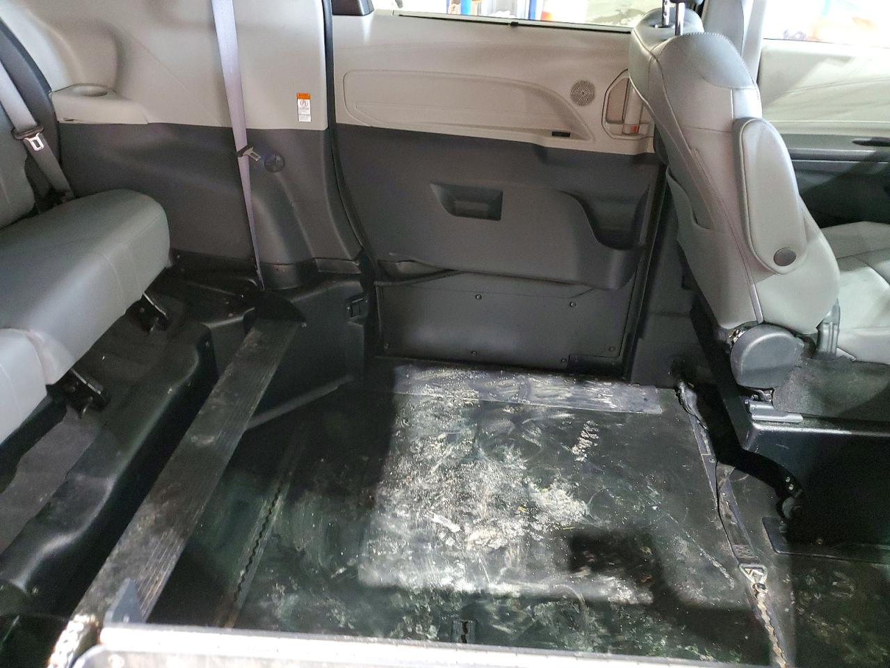Toyota Sienna Xle