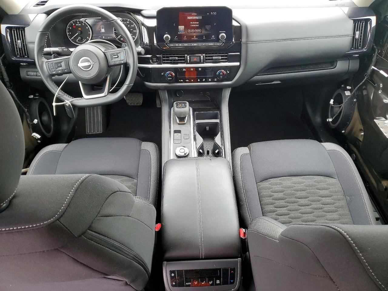Nissan Pathfinder Sv