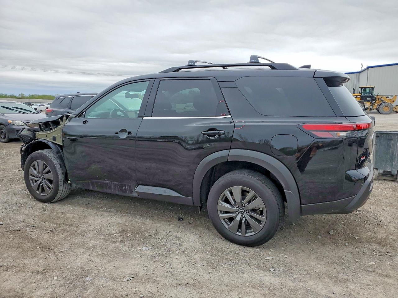 Nissan Pathfinder Sv