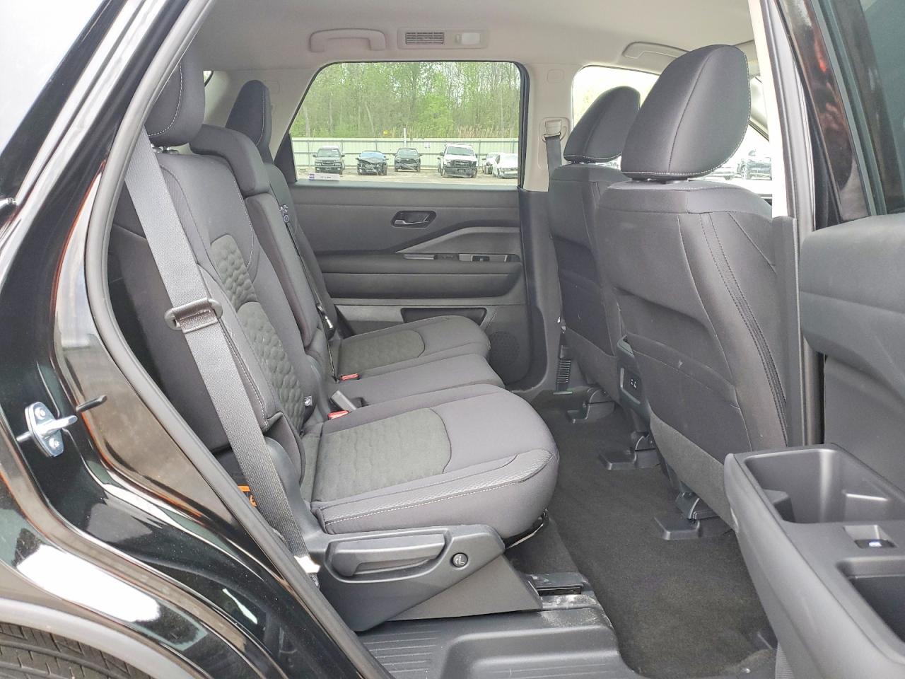 Nissan Pathfinder Sv