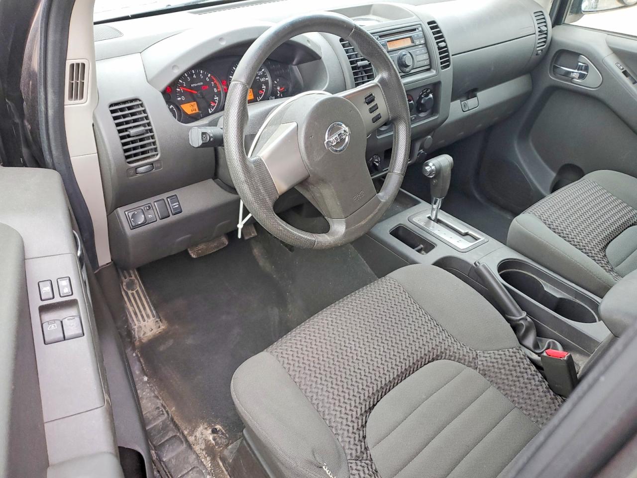 Nissan Frontier Se V6