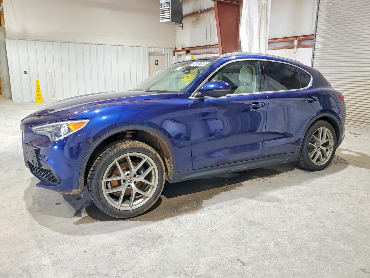 Salvage Alfa Romeo Stelvio Image