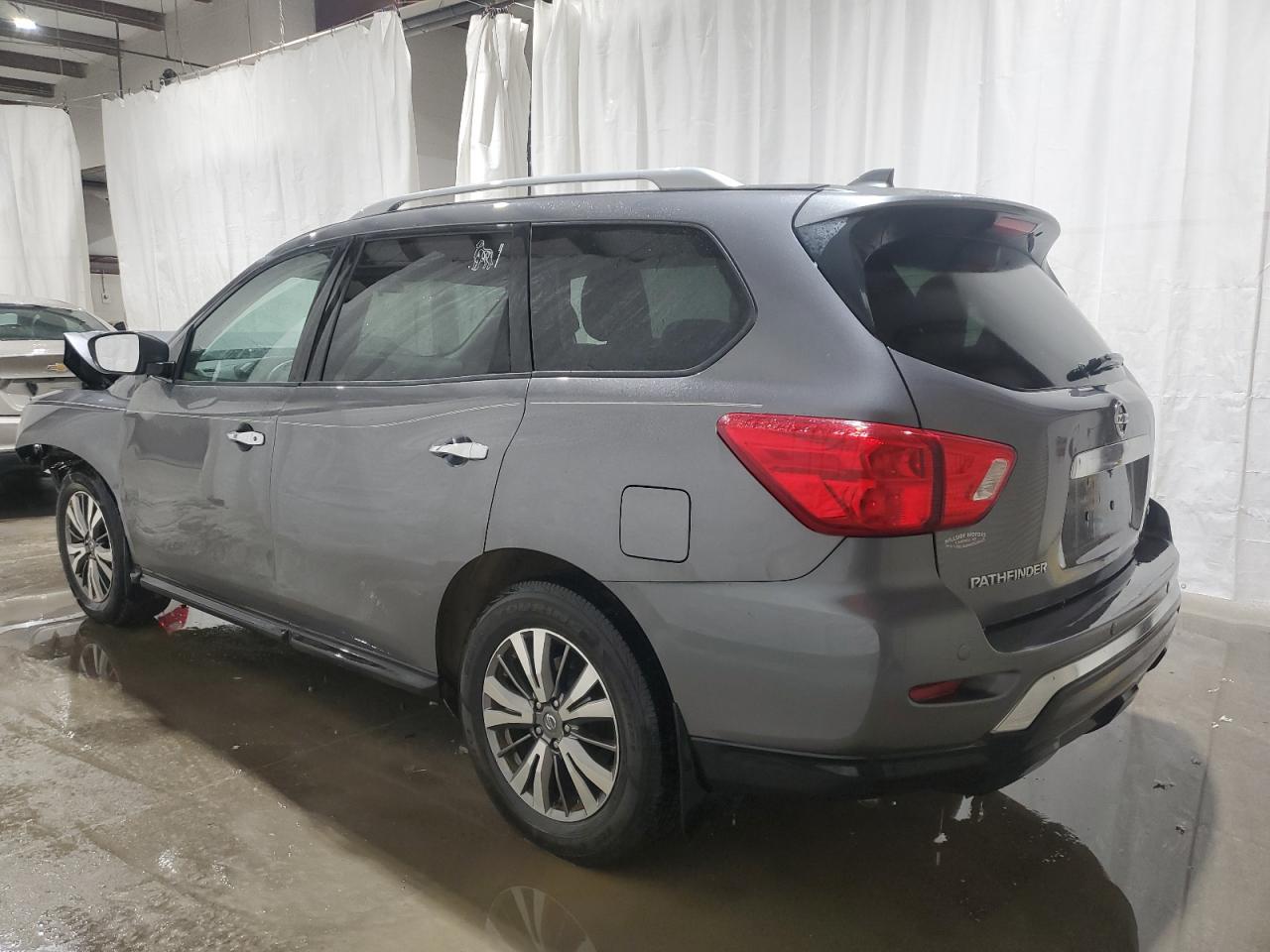 Nissan Pathfinder S
