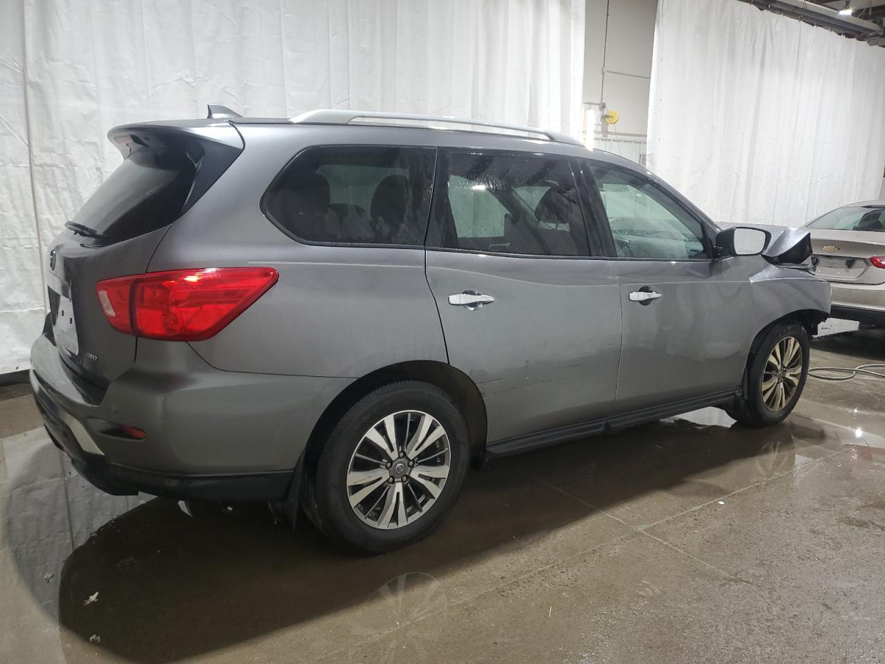 Nissan Pathfinder S