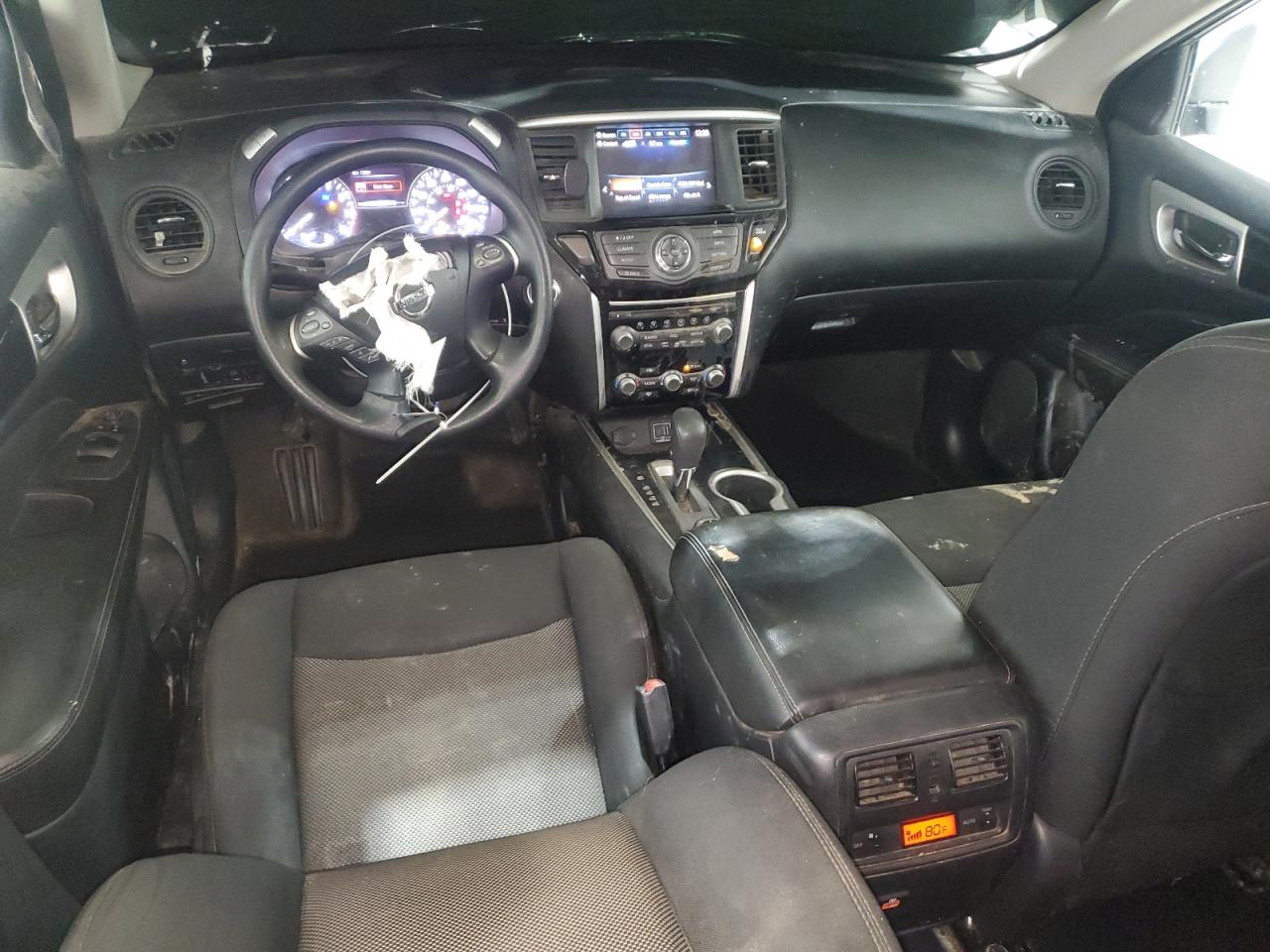 Nissan Pathfinder S