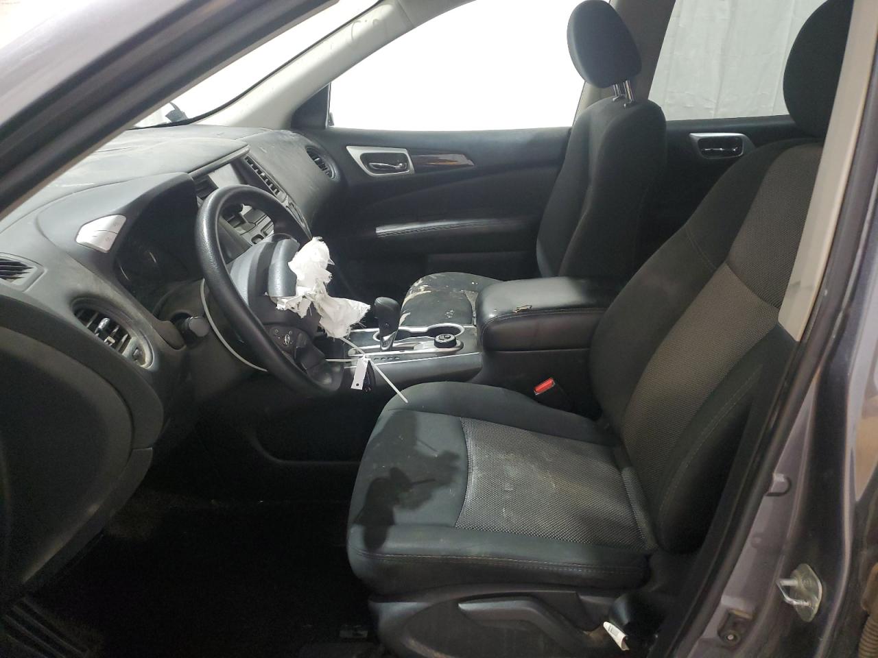 Nissan Pathfinder S