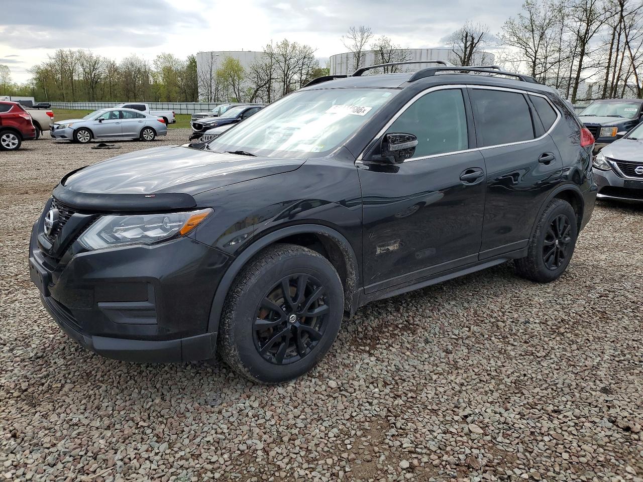 Salvage Nissan Rogue Image