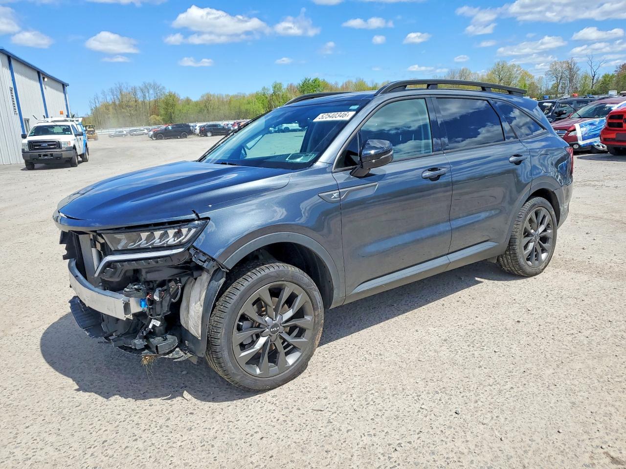 Salvage Kia Sorento Image