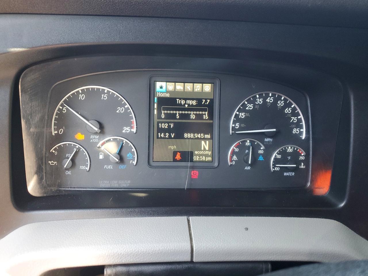 Freightliner Cascadia 126
