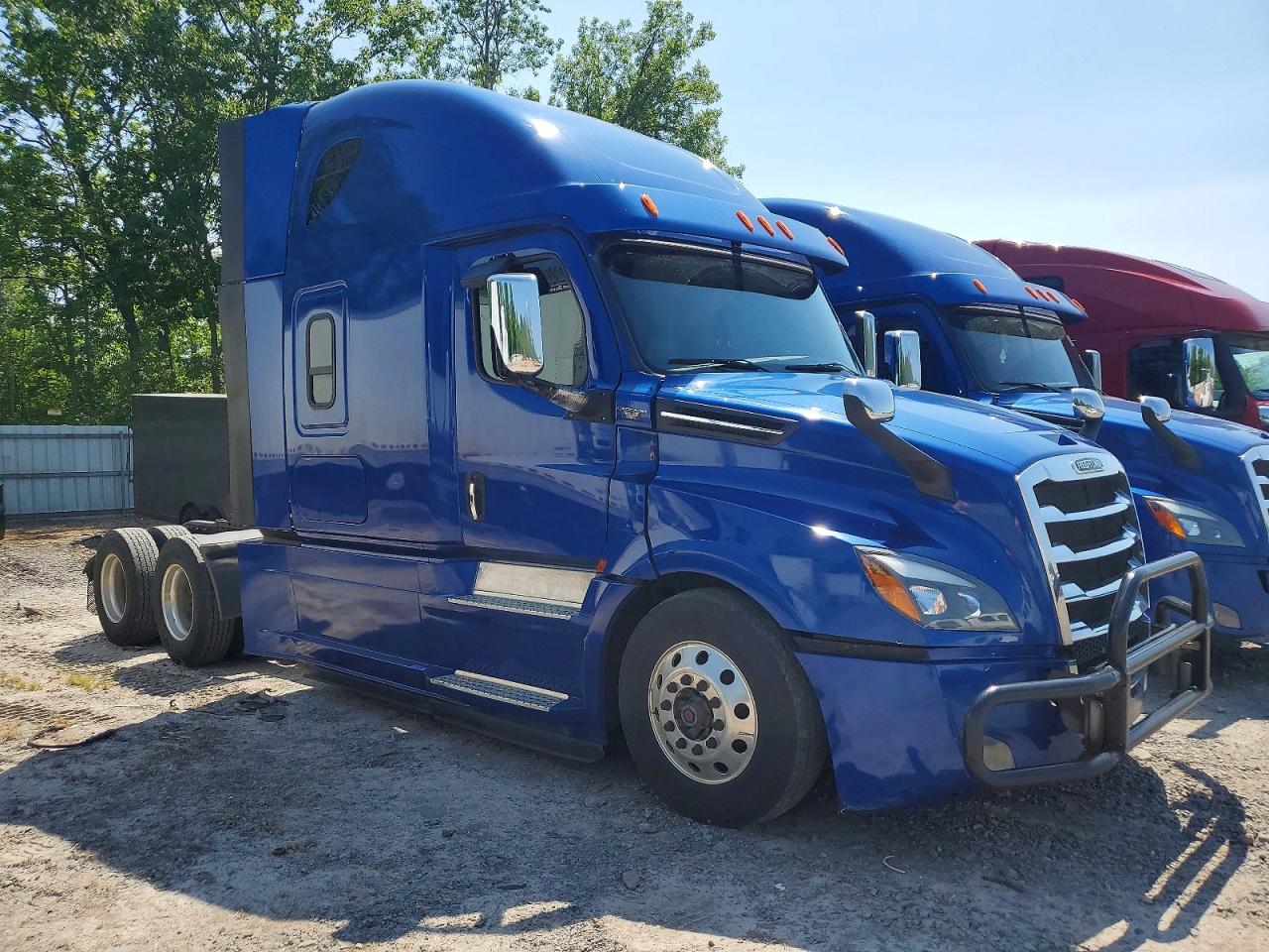 Salvage Freightliner Cascadia 126 Image