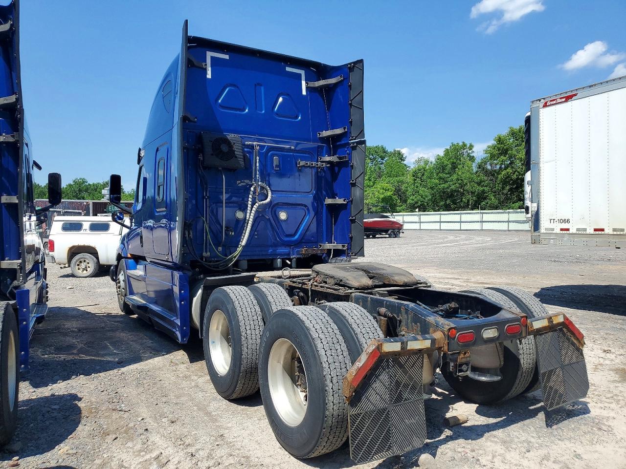 Freightliner Cascadia 126