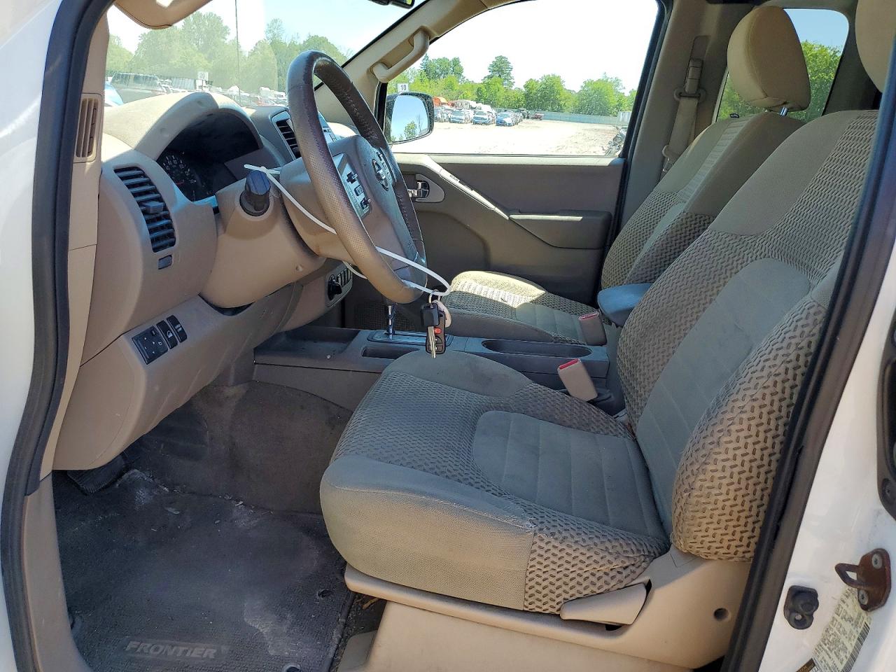 Nissan Frontier Sv V6