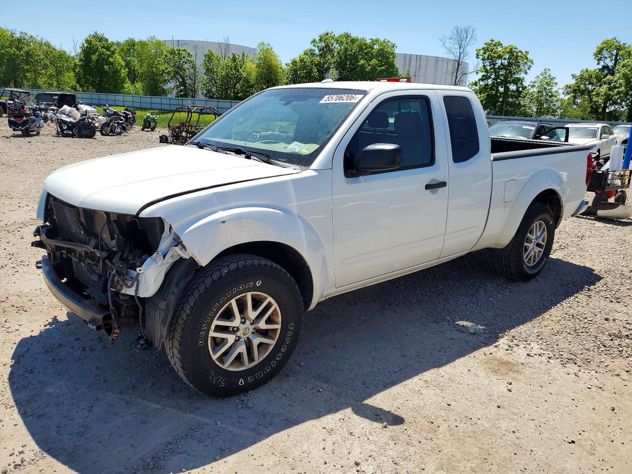 Salvage Nissan Frontier Image
